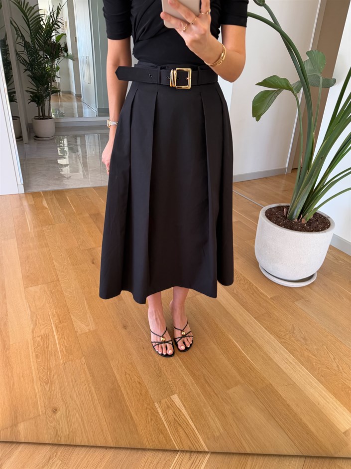 Kemerli Madonna Yaka Altı Poplin Elbise 