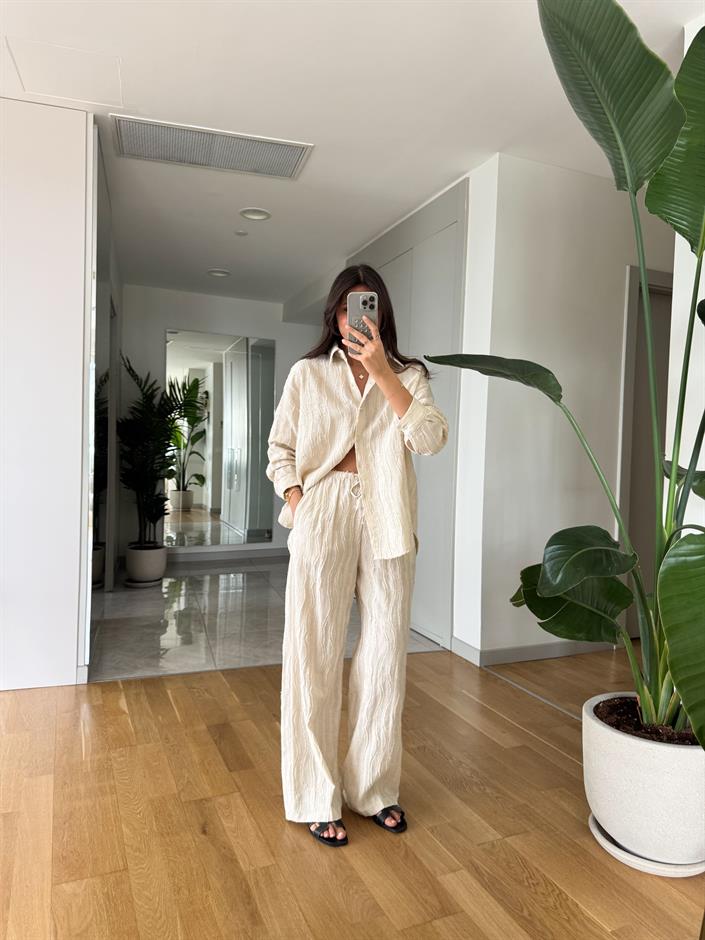 Kendiliğinden Desenli Gömlek Pantolon Takım