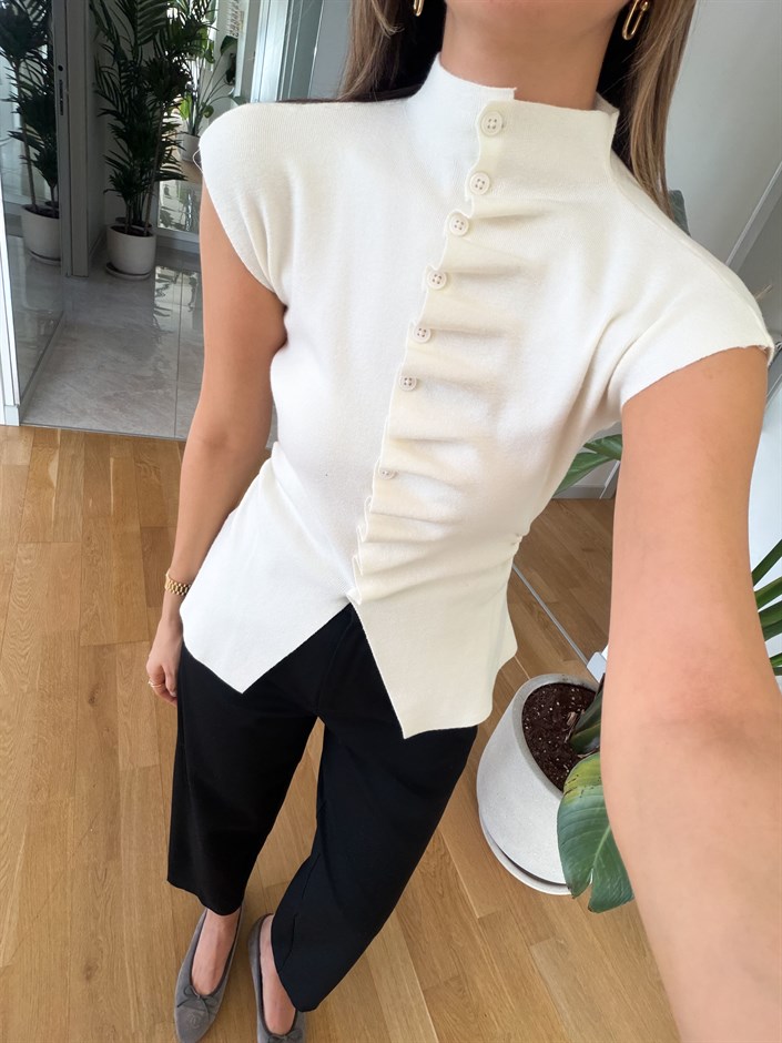 Kendinden Büzgülü Sıfır Kol Triko Hırka - Ekru