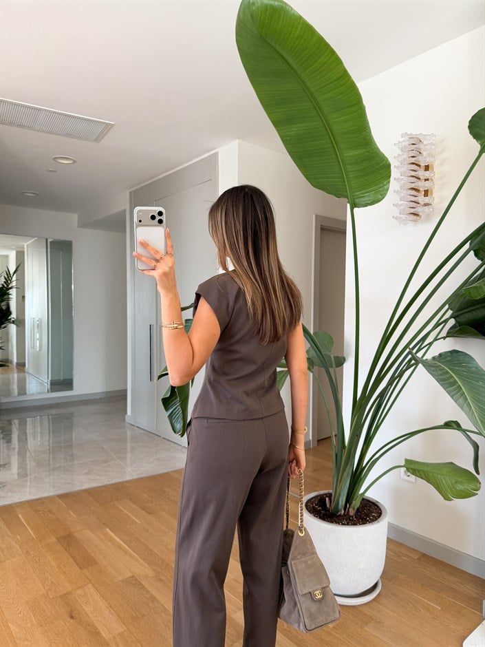 Kinsey Üç Düğmeli Yelek - Vizon