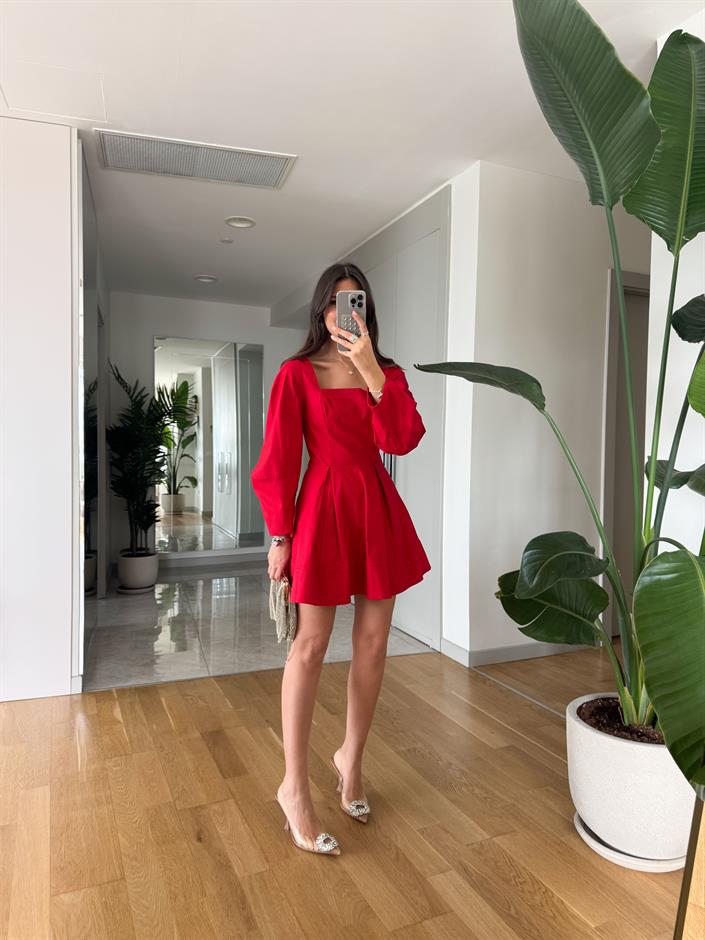 Kırmızı Balon Kol Pileli Elbise