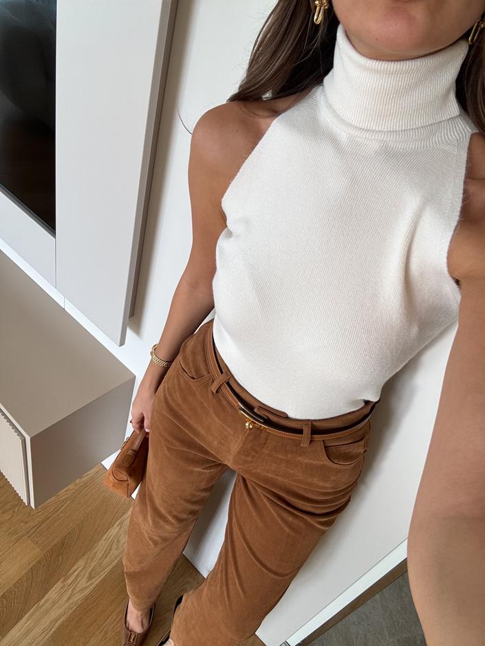 Kolsuz Boğazlı Triko - Ekru