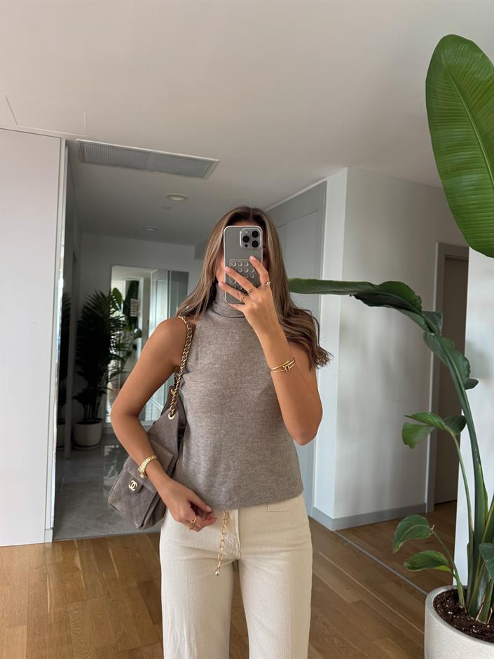 Kolsuz Boğazlı Triko - Vizon