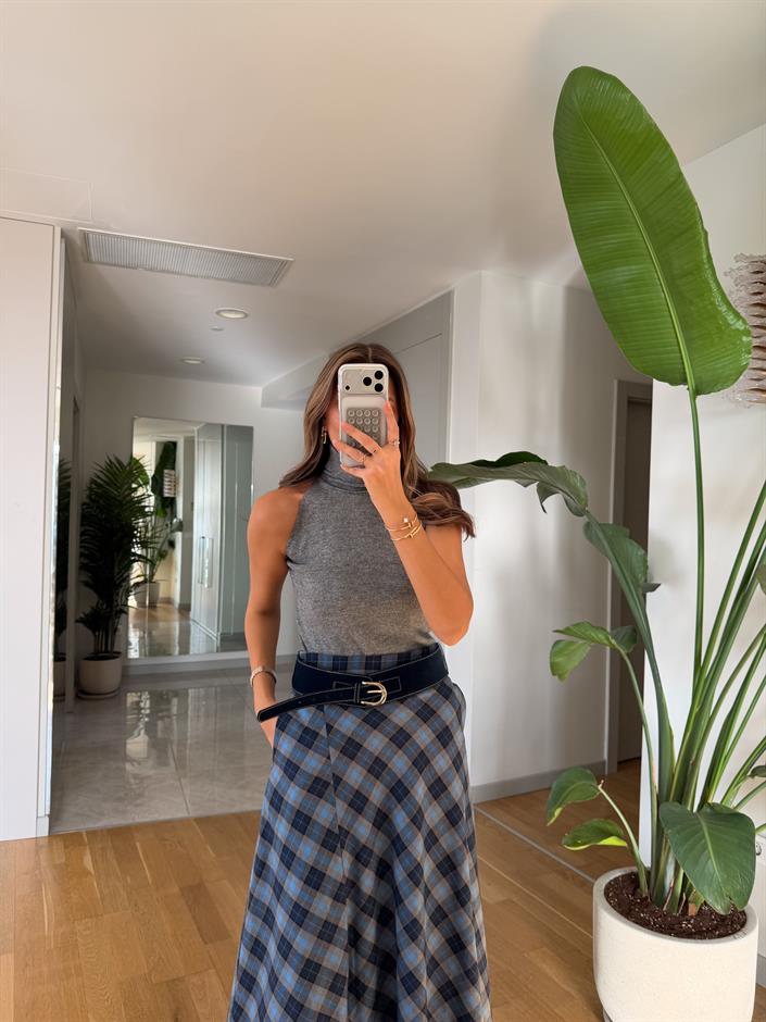 Kolsuz Boğazlı Triko - Gri