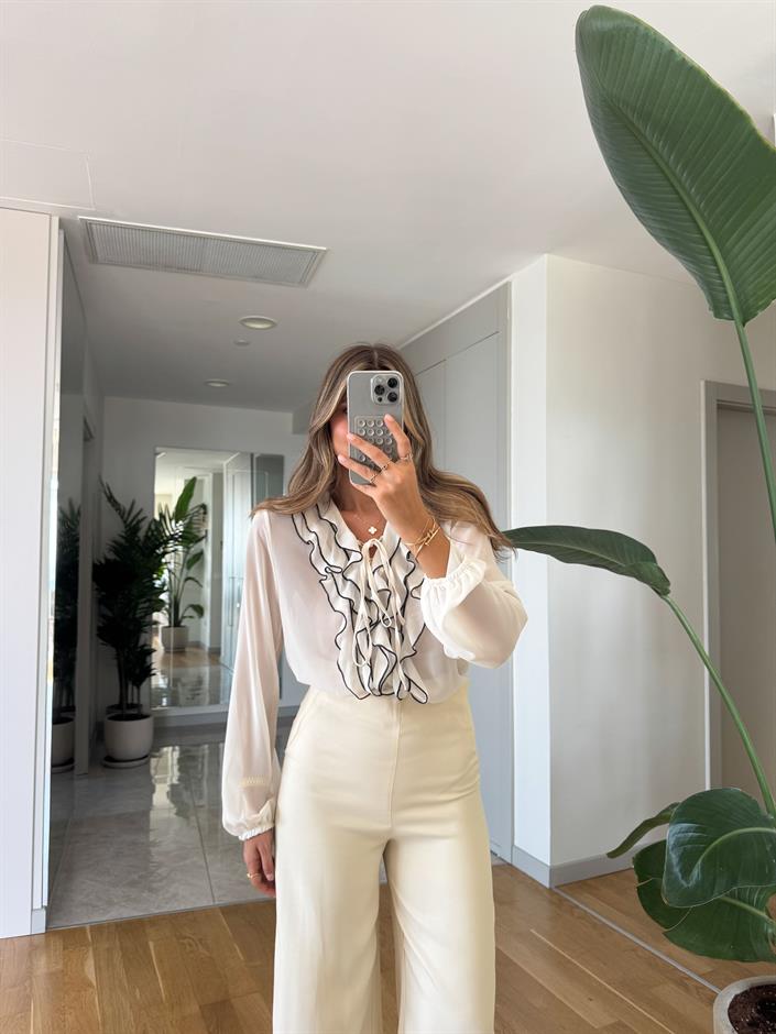Kontrast Dikişli Ekru Şifon Bluz
