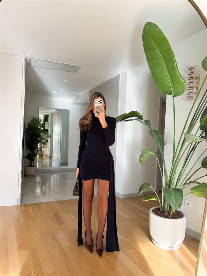 Kuyruklu Drapeli Vatkalı Elbise - Lacivert