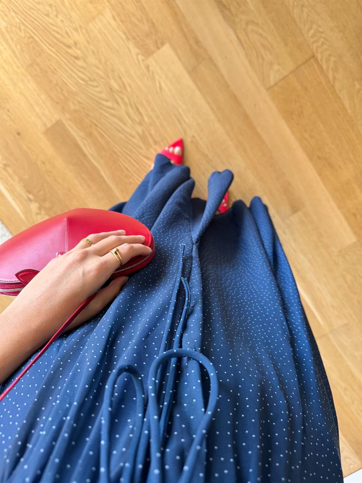 Lacivert Puantiyeli Askılı Şifon Elbise 