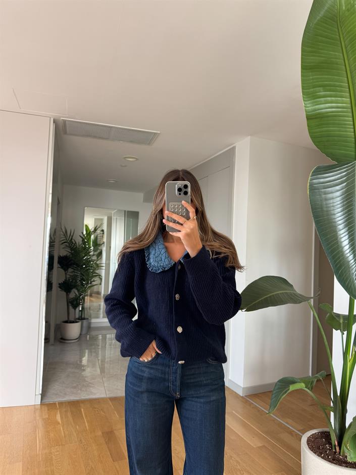 İndigo Yakalı Lacivert Hırka