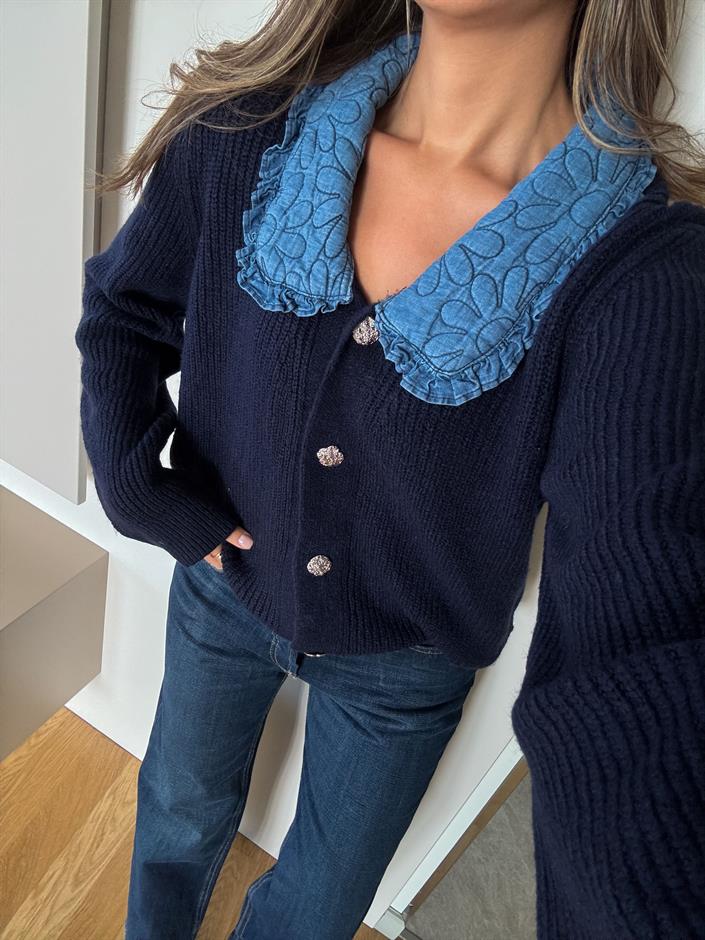 İndigo Yakalı Lacivert Hırka