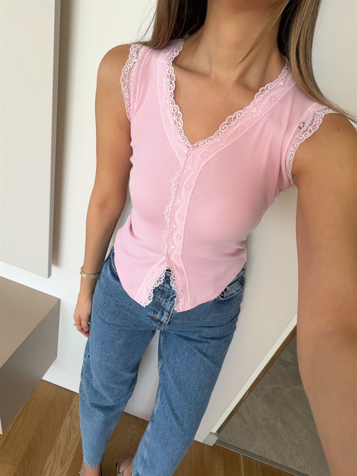 Larisa Dantelli Atlet - Pembe