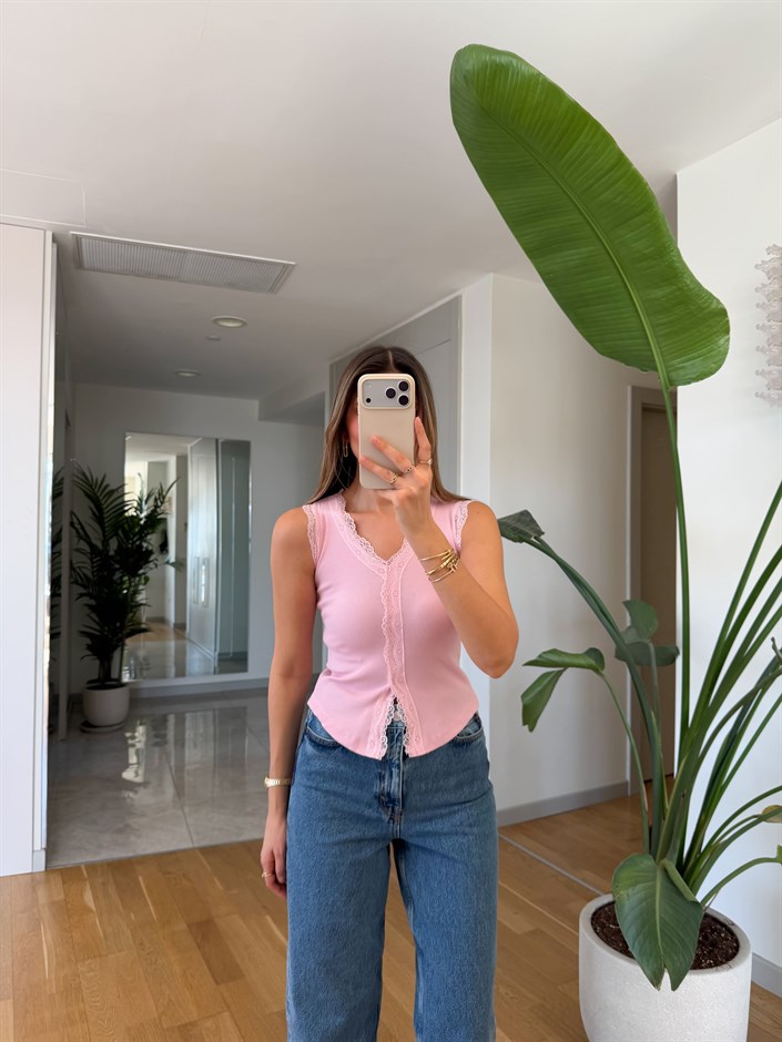 Larisa Dantelli Atlet - Pembe