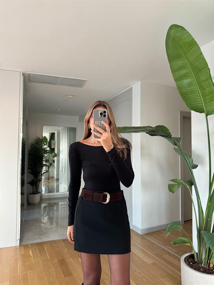 Lindy Kayık Yaka Bluz - Siyah