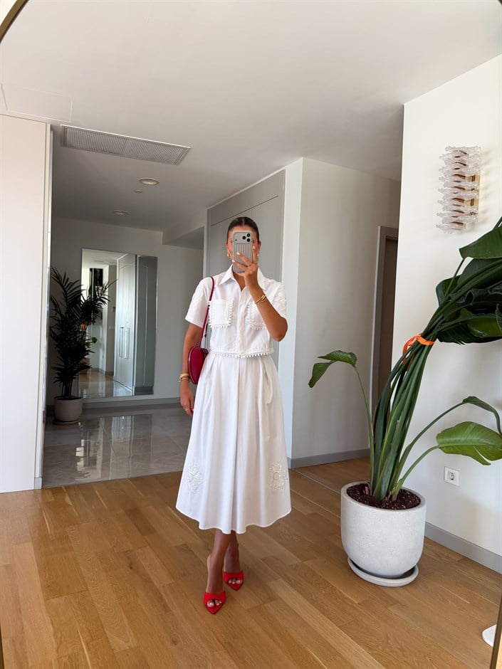 Lisa Nakış Detaylı Etekli Takım 