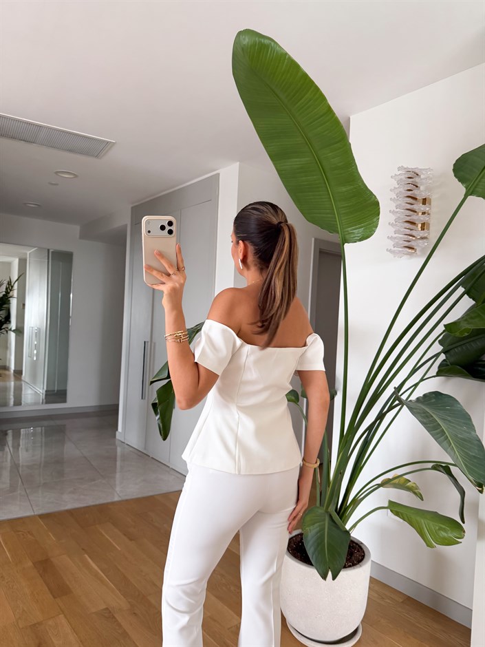 Madonna Yaka Düğmeli Bluz - Beyaz