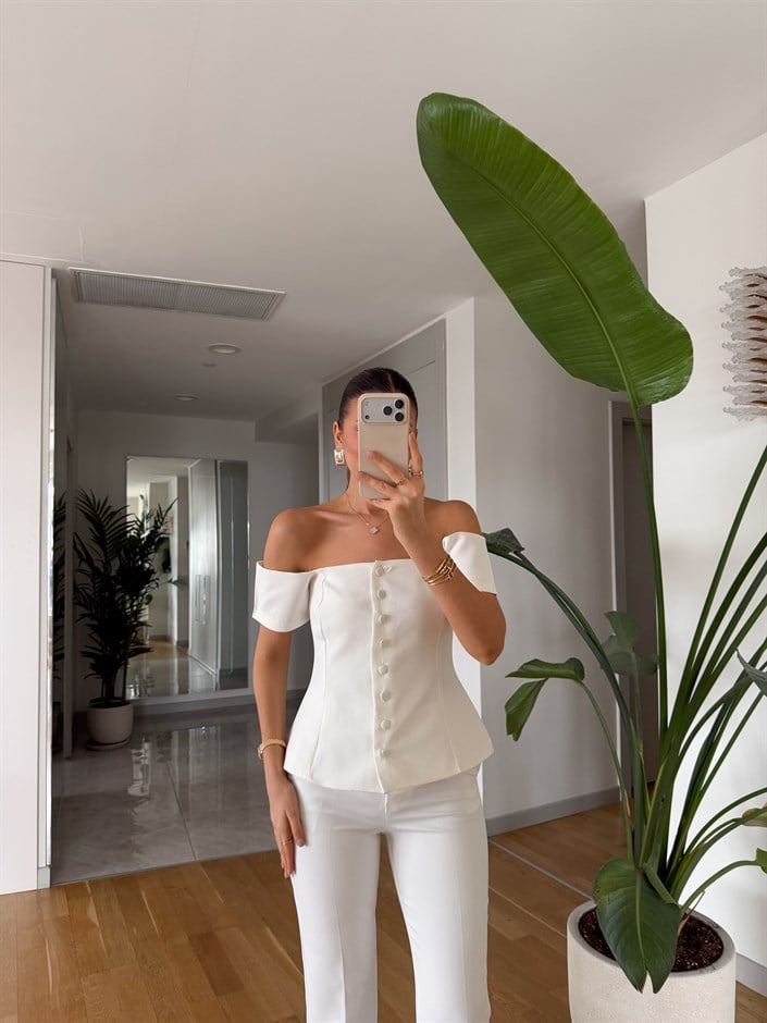 Madonna Yaka Düğmeli Bluz - Beyaz