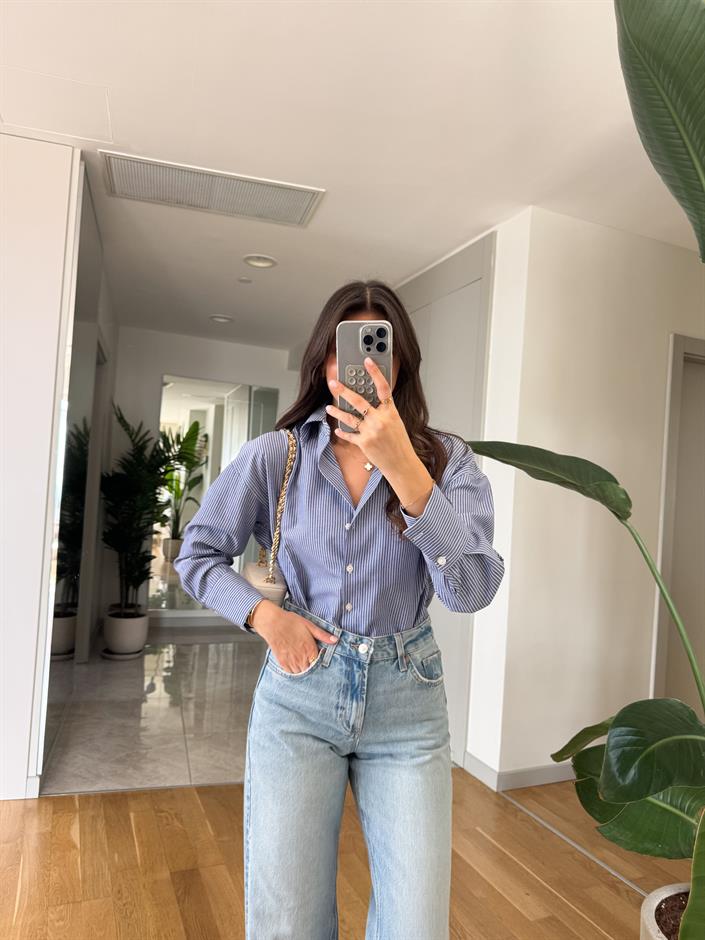 Mavi Çizgili Oxford Gömlek