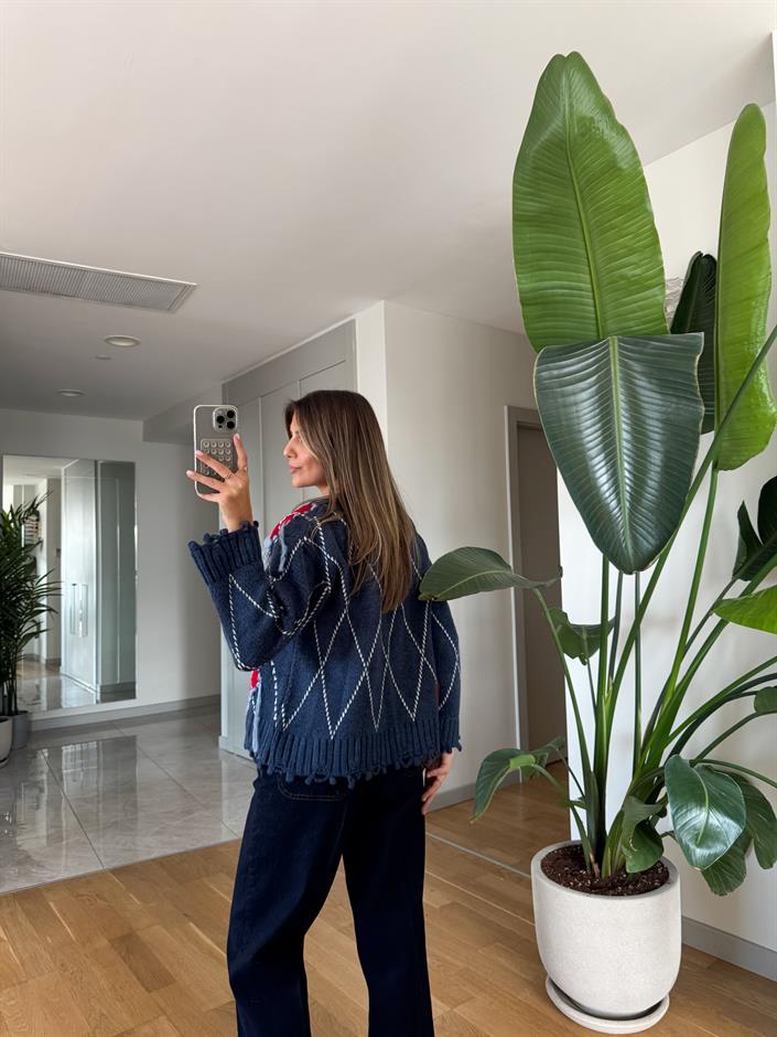 Mavi Püsküllü Hırka 