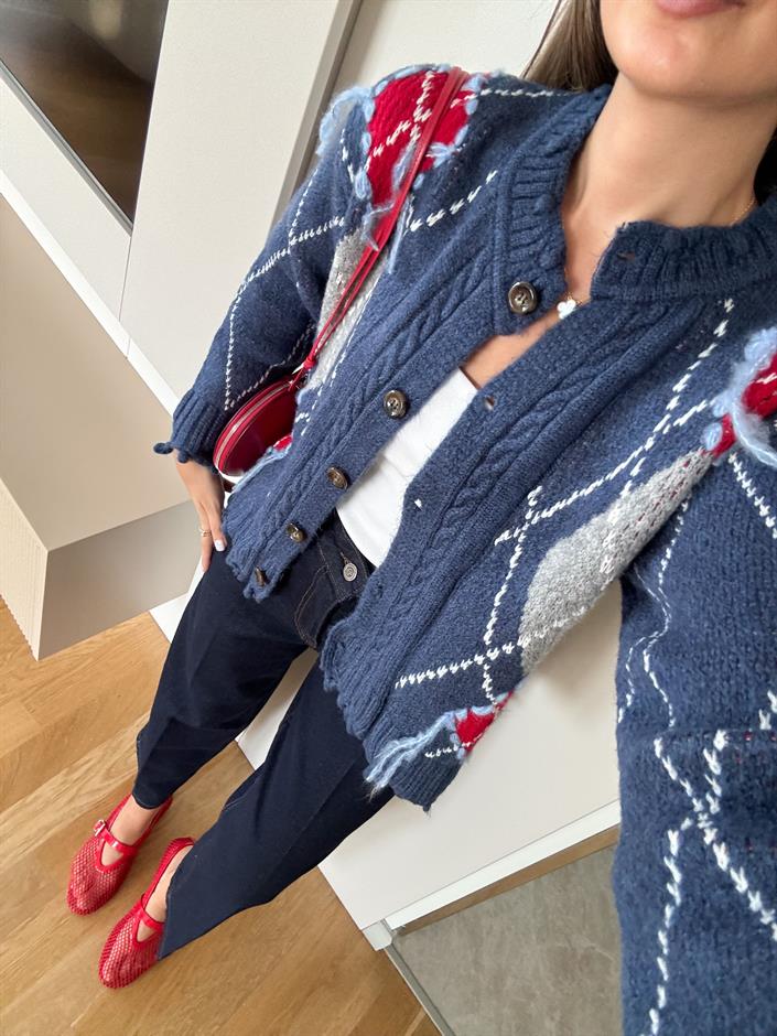 Mavi Püsküllü Hırka 