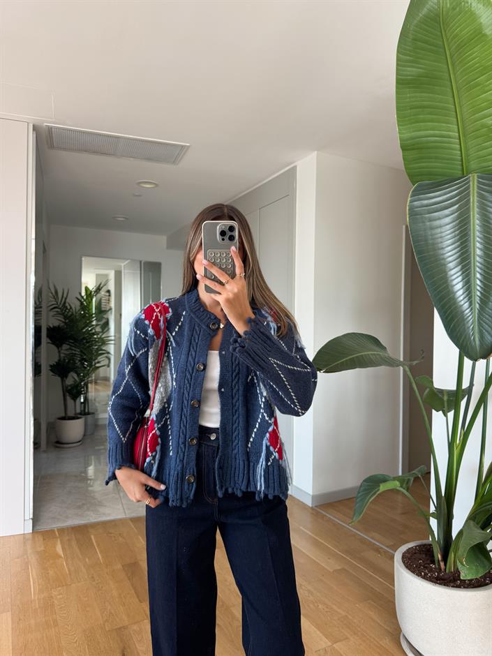 Mavi Püsküllü Hırka 