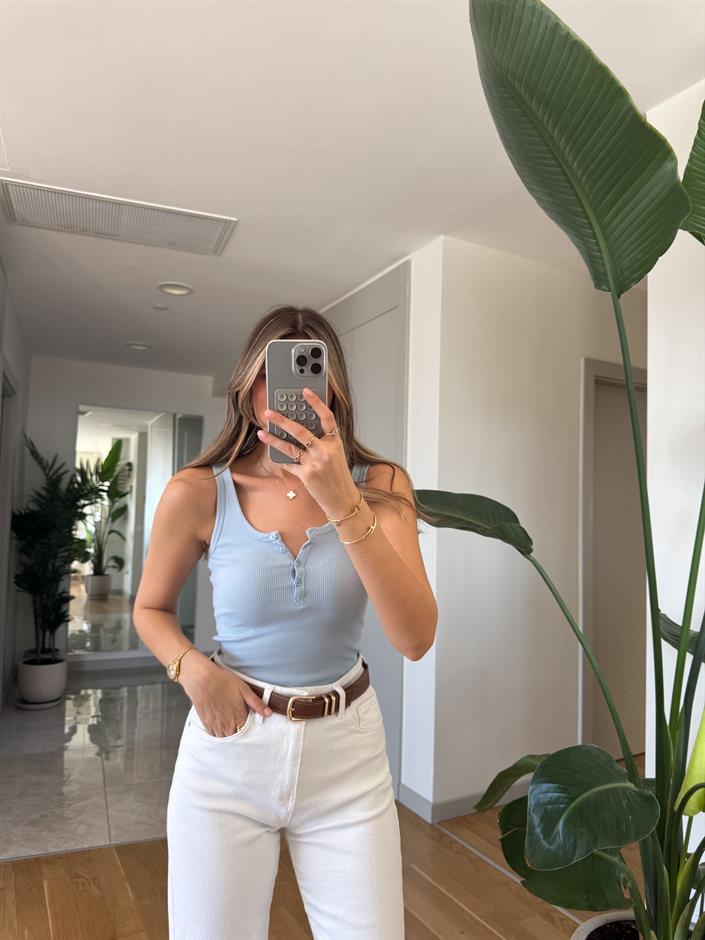 Mavi  Yakası Düğmeli Atlet 