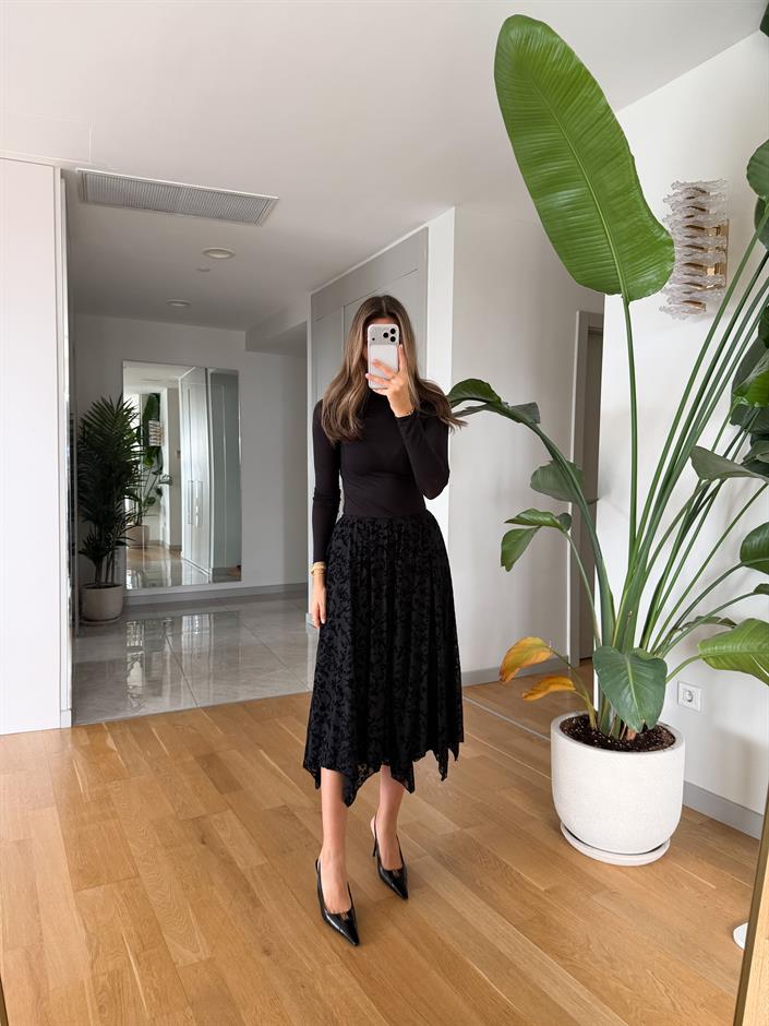 Minimal Çiçek Desenli Asimetrik Etek - Siyah