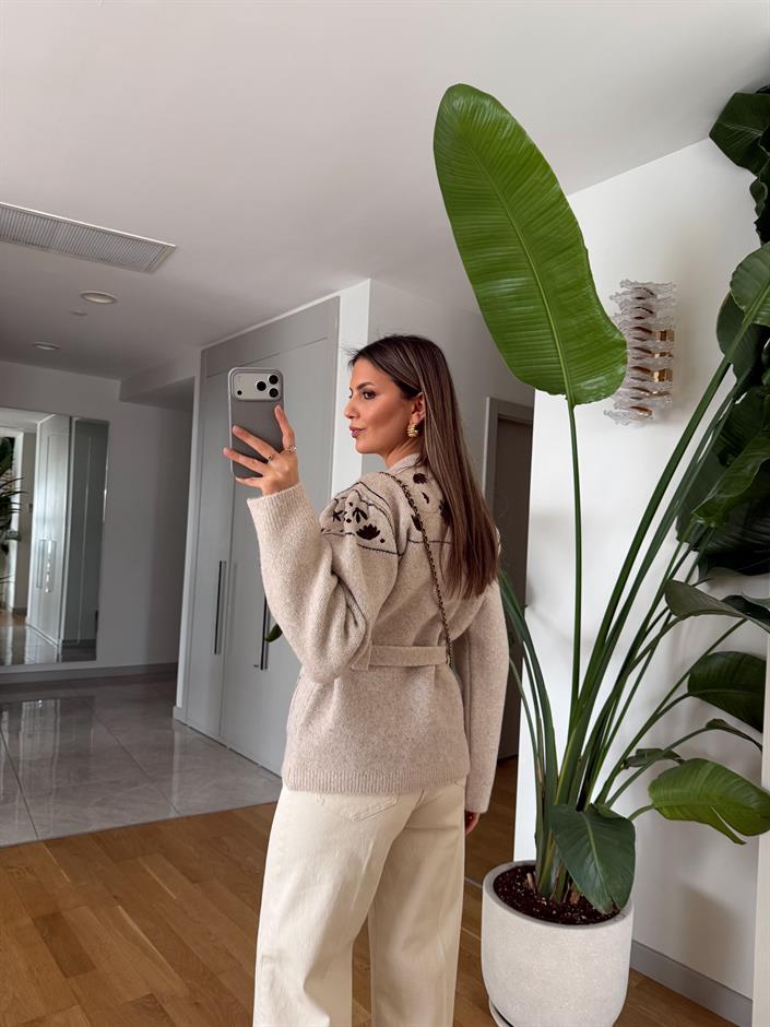 Nakışlı Kemerli Yün Ceket Hırka - Bej