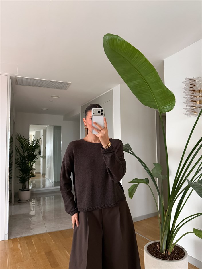 Noemi Geniş Yakalı Triko - Kahve 