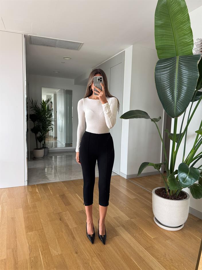 Önden Dikişli Kapri Tayt -Siyah