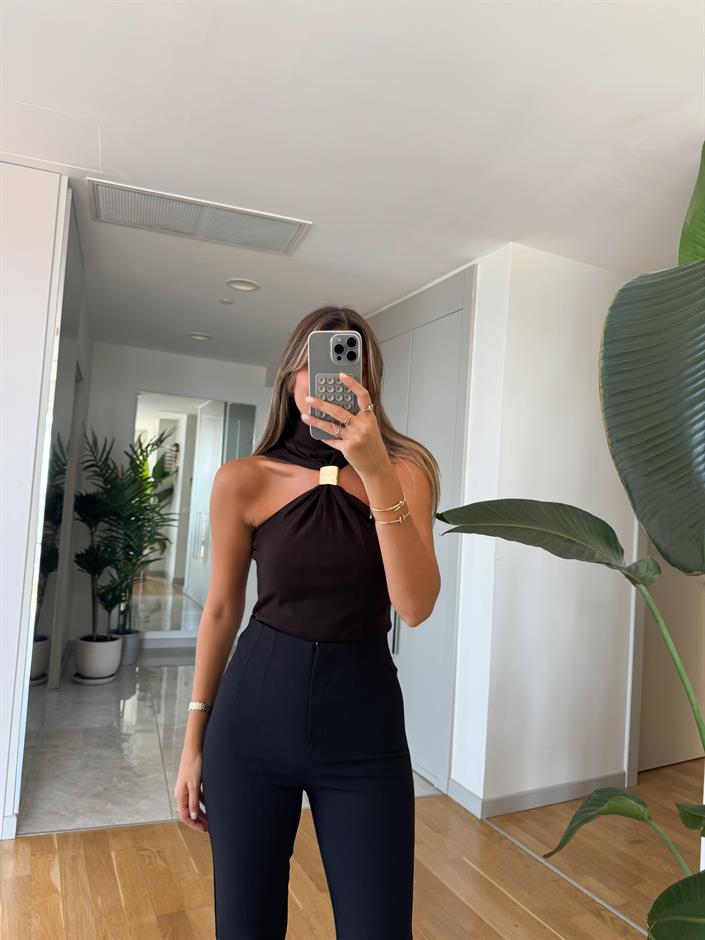 Önü Tokalı Bluz - Kahve