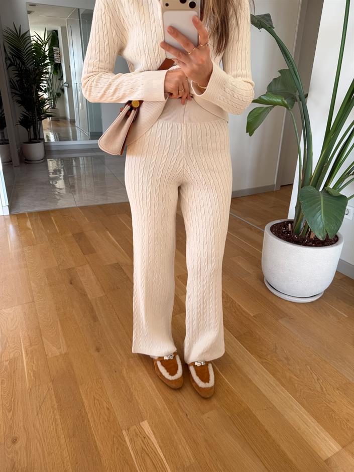 Örgü Detaylı Triko Takım - Ekru 