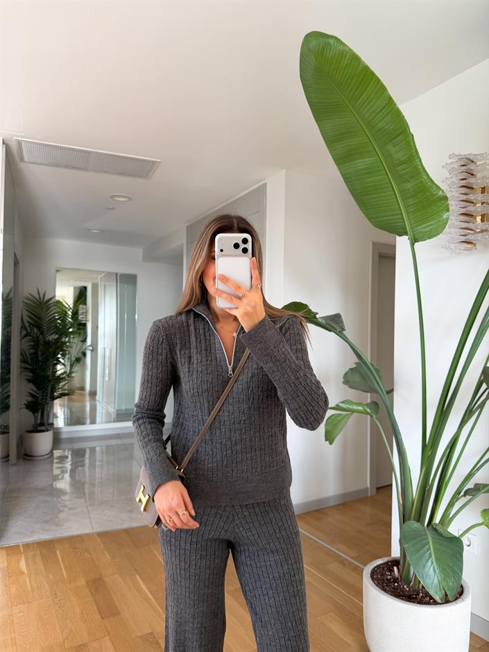 Örgü Detaylı Triko Takım - Gri 