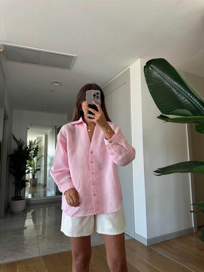 Pembe Çizgili Gömlek