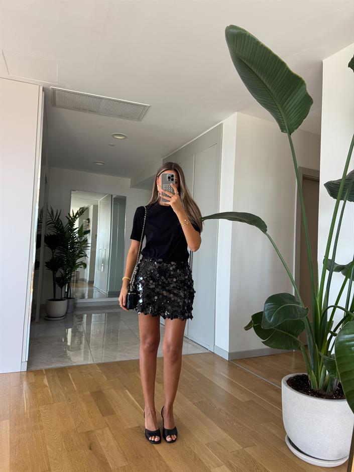 Pullu İçi Şortlu Etek - Siyah