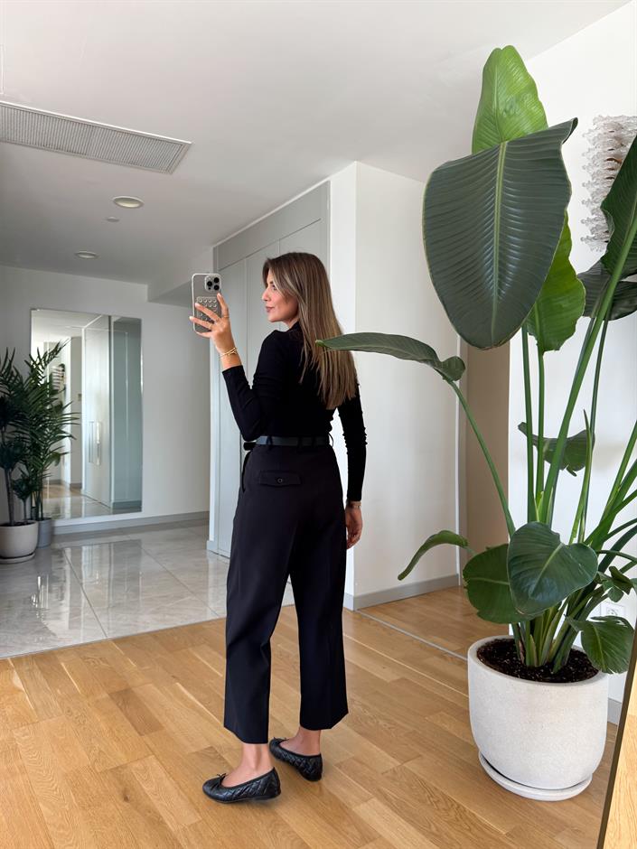 Siyah Kemerli Pensli Pantolon