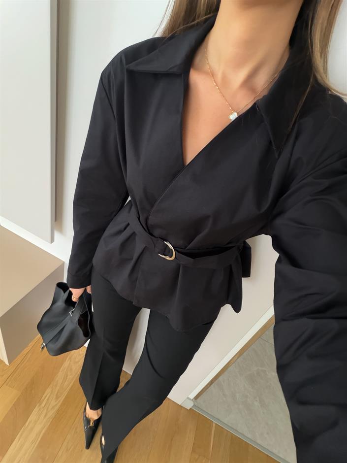 Siyah Kemerli Vatkalı Gömlek