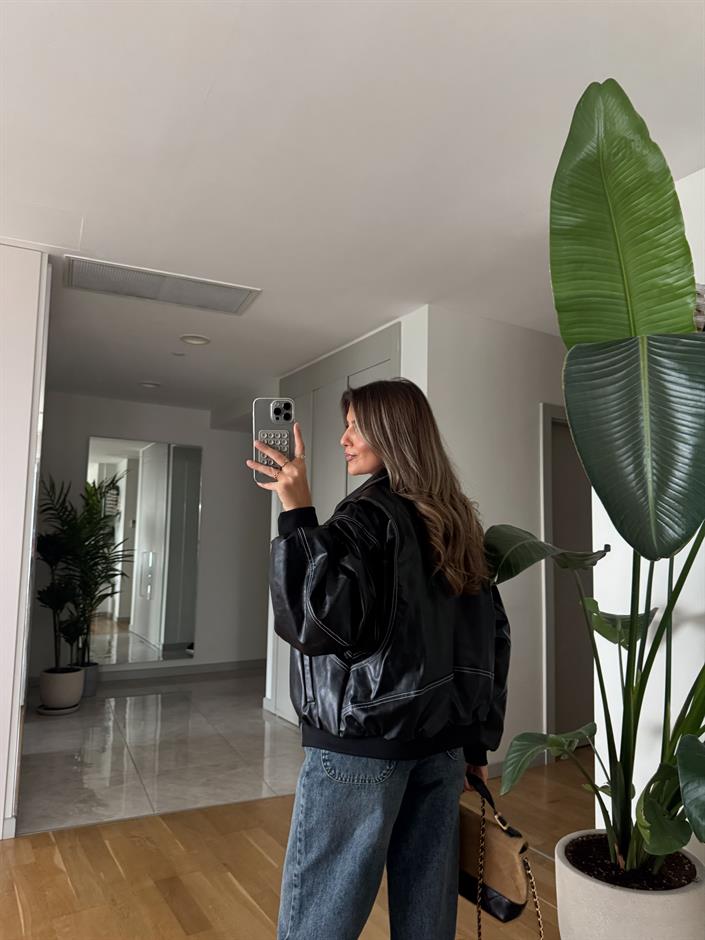 Siyah Kontrast Dikişli Deri Ceket