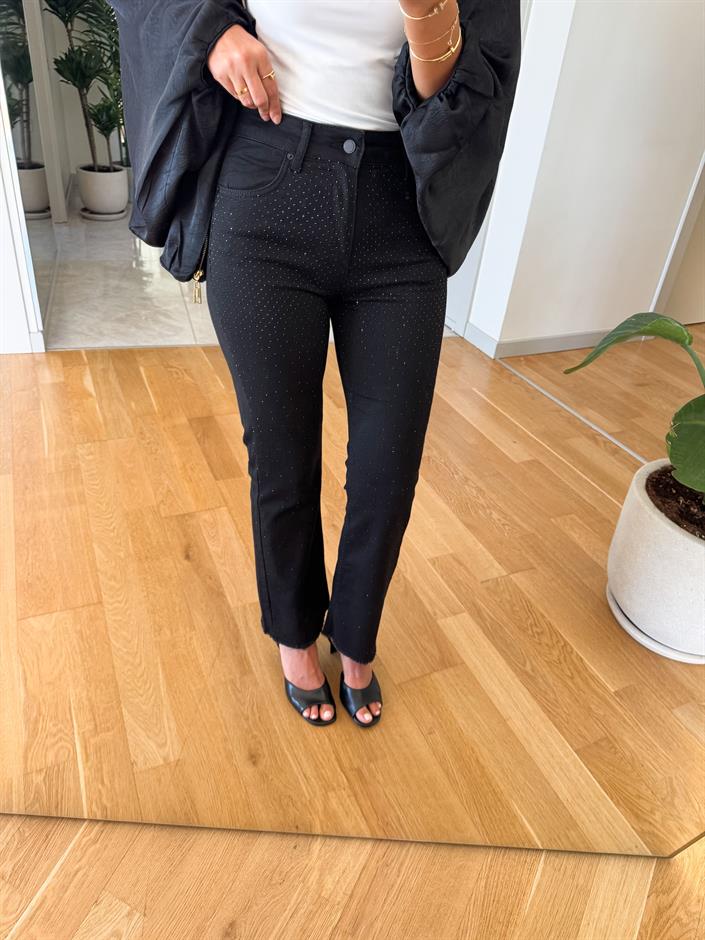 Siyah Taşlı Flare Jean 
