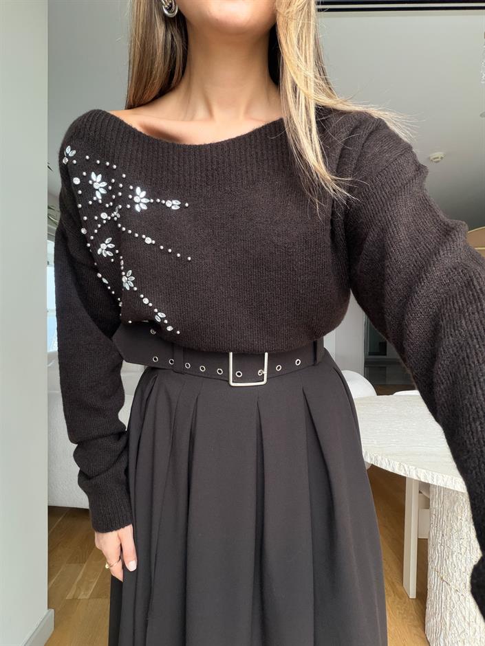 Taş İşlemeli Kayık Yaka Triko - Koyu Kahve