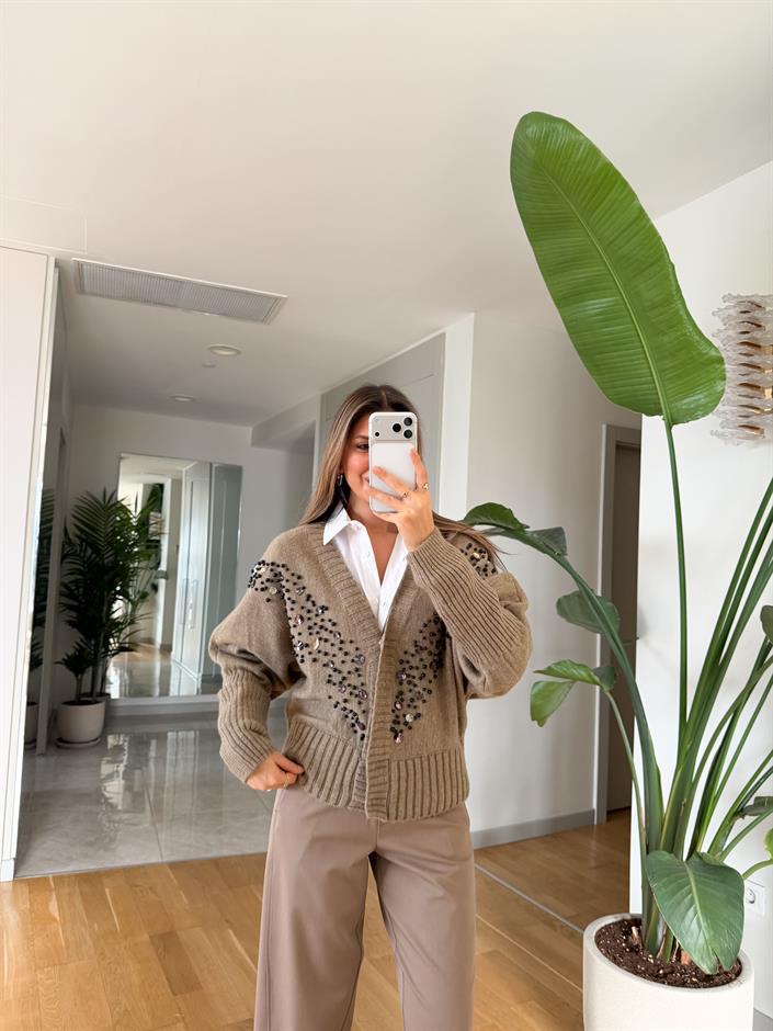 Taş Ve Boncuk Detaylı Hırka - Bej 