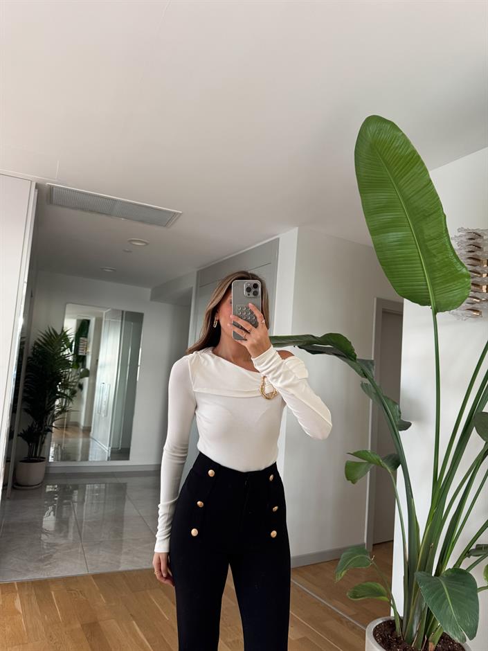 Tek Omzu Açık Tokalı Bluz - Ekru