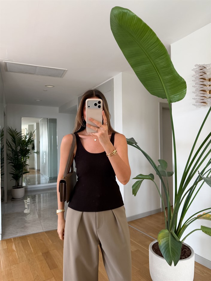 U Yaka Askılı Atlet - Koyu Kahve