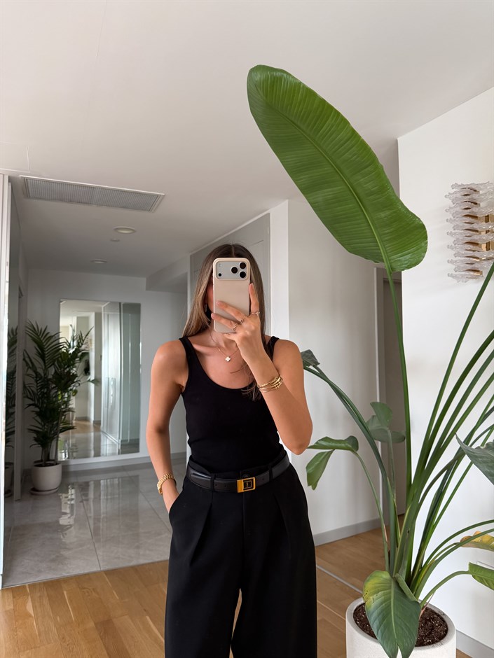 U Yaka Askılı Atlet- Siyah