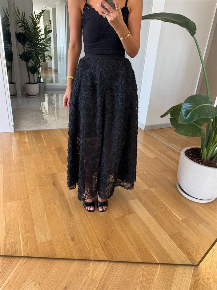 Üç Boyutlu Çiçekli Tül Etek - Siyah