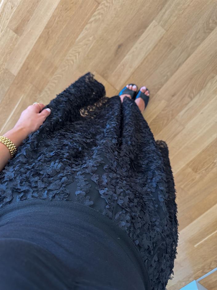 Üç Boyutlu Çiçekli Tül Etek - Siyah