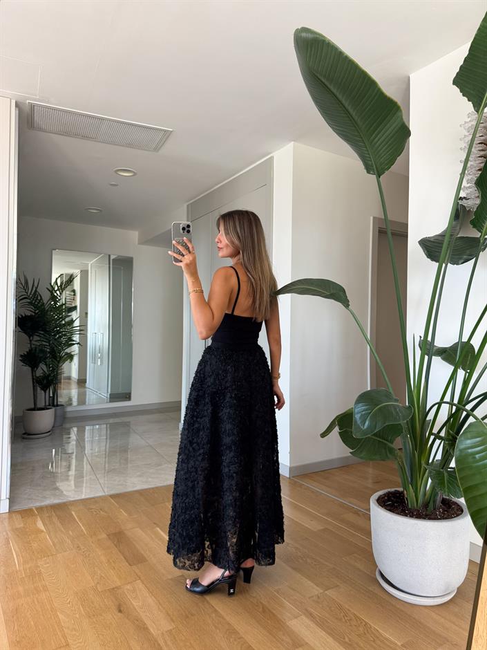 Üç Boyutlu Çiçekli Tül Etek - Siyah