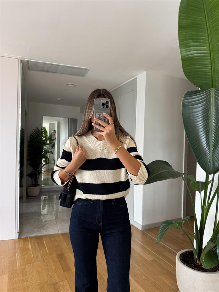 V Yaka Kalın Çizgili Triko - Lacivert