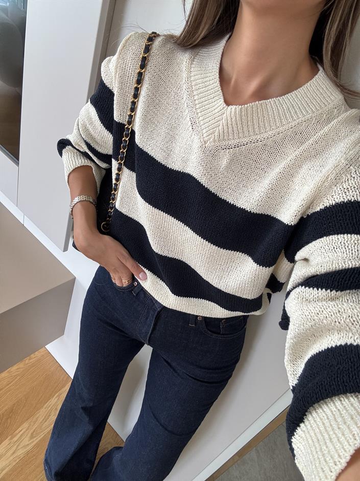 V Yaka Kalın Çizgili Triko - Lacivert