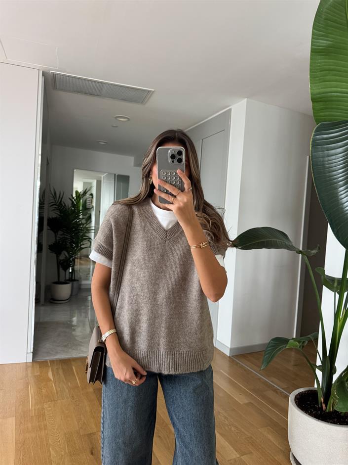 V yaka Triko Süveter - Vizon