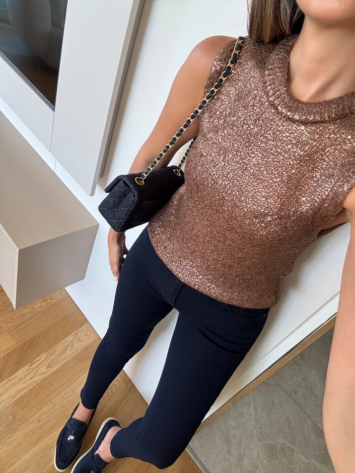 Varaklı Kolsuz Triko - Bakır