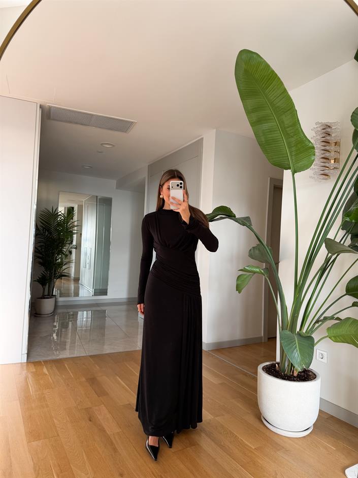 Vatkalı Beli Drape Detaylı Elbise - Siyah